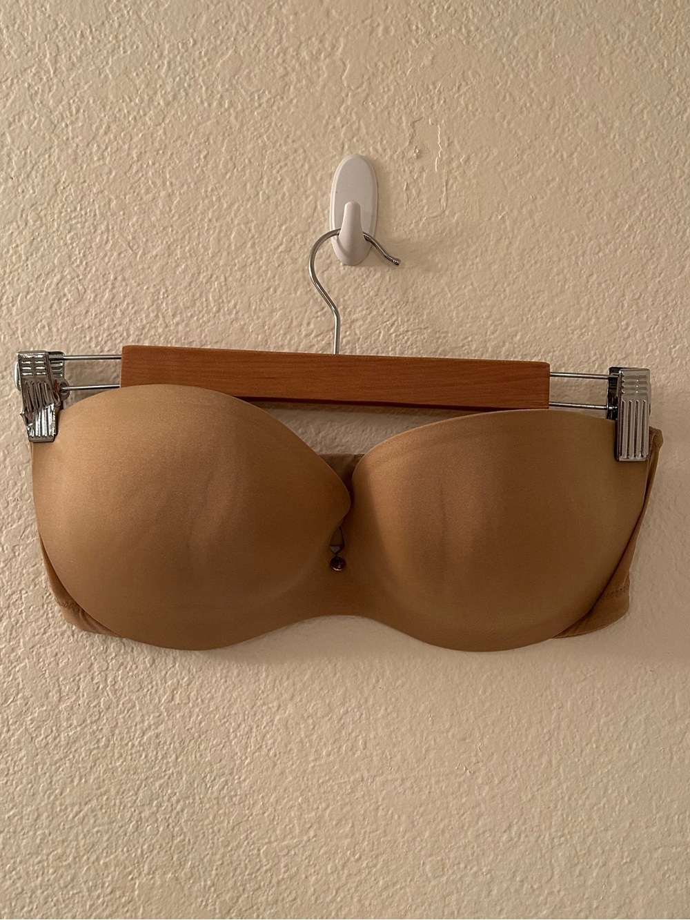 Victoria's Secret Strapless Smooth Nude Convertible Bra